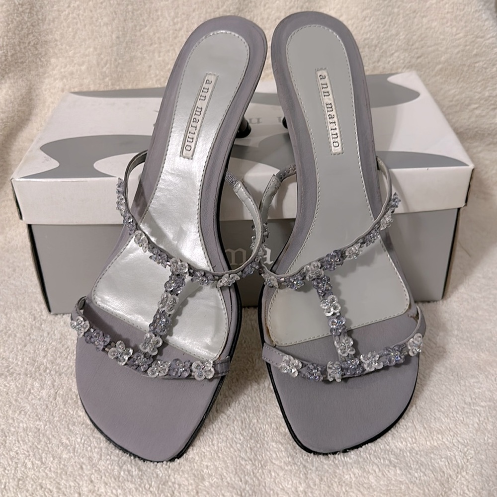 Ann Marino sandals silver crepe size 8 1/2